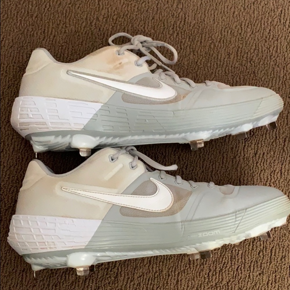 Baseball cleats